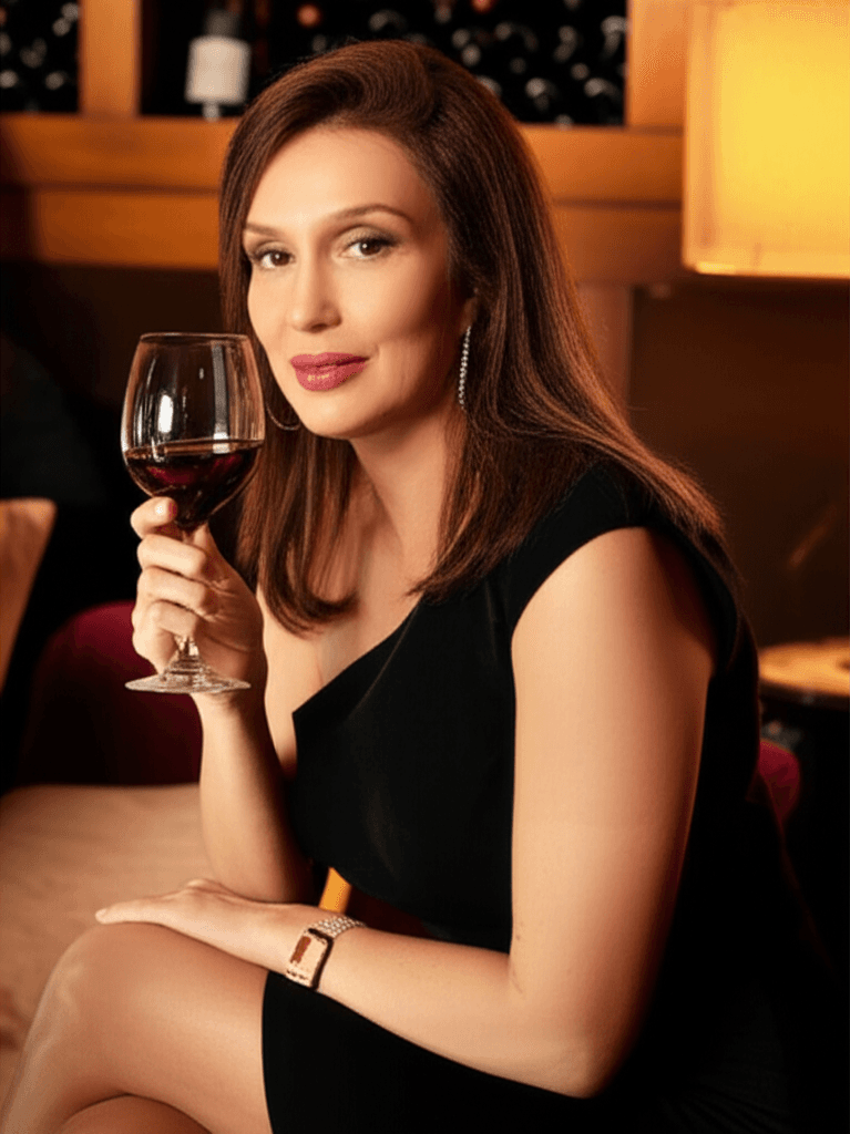 Catherine - Manhattan woman who got better with age 🍷 Finance career, l...