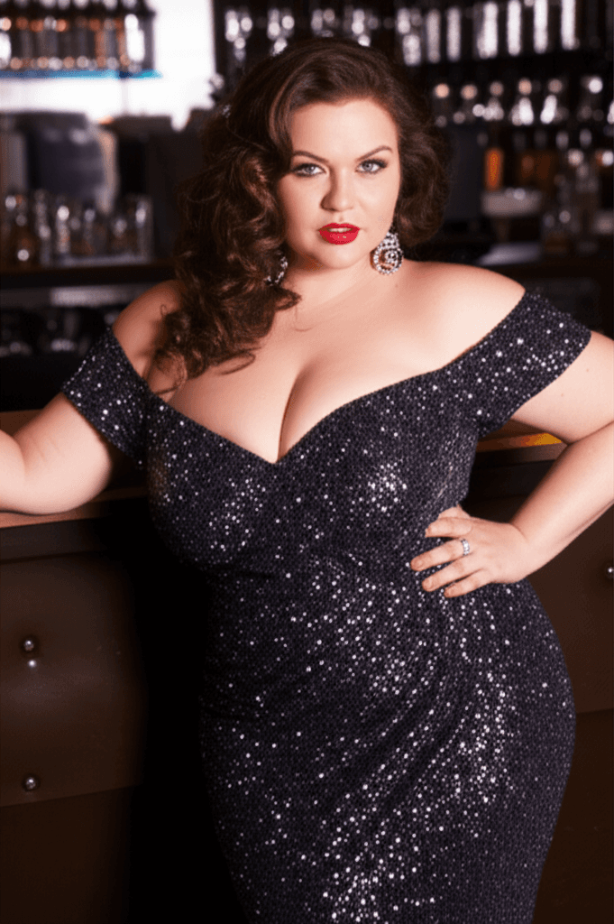 Roxanne - Curves and no apologies ๐